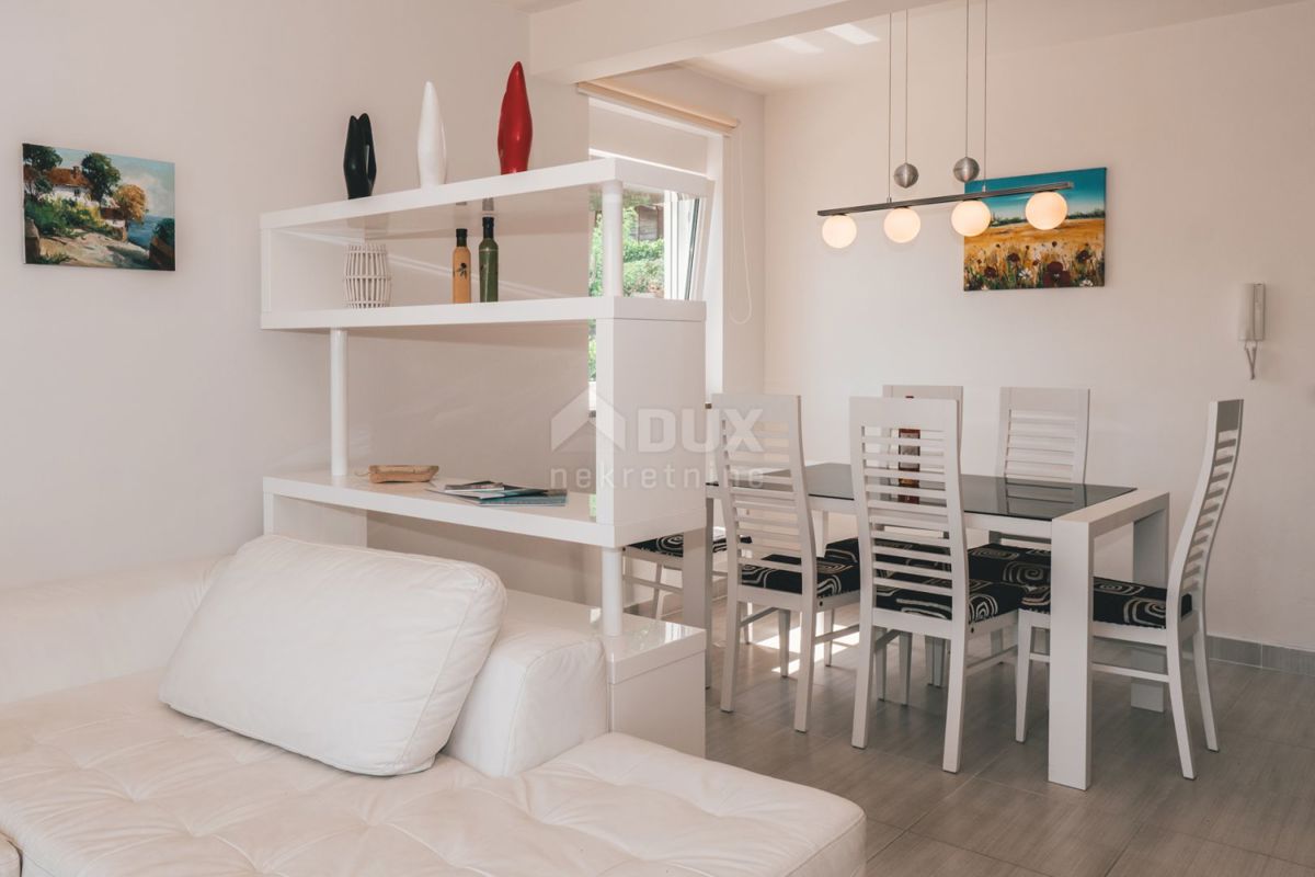 OPATIJA, IČIĆI - appartamento 65m2 con terrazza, vista mare, giardino e piscina comune