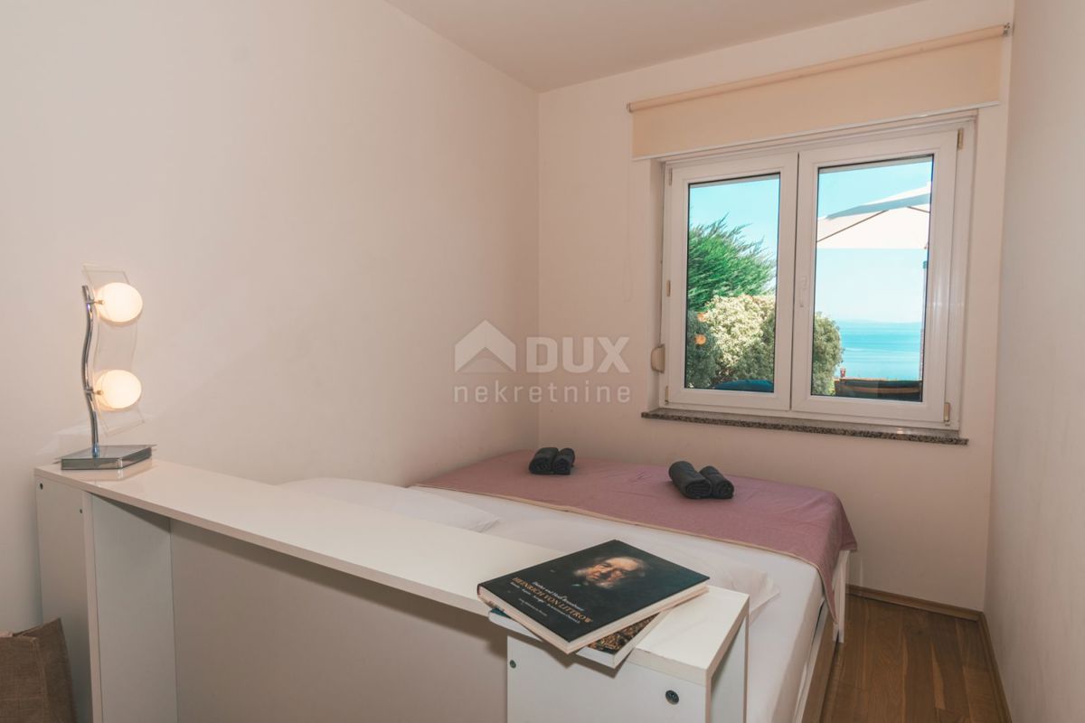 OPATIJA, IČIĆI - appartamento 65m2 con terrazza, vista mare, giardino e piscina comune