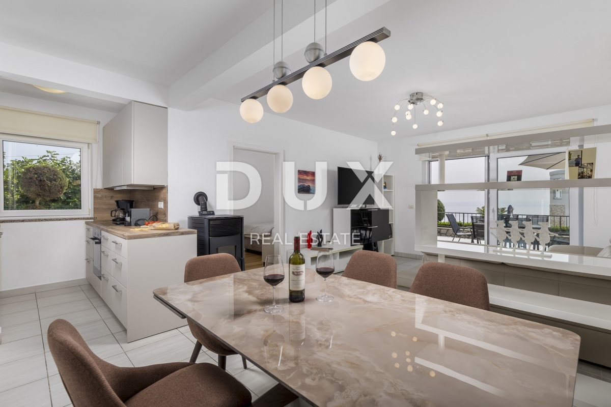 OPATIJA, IČIĆI - appartamento 65m2 con terrazza, vista mare, giardino e piscina comune
