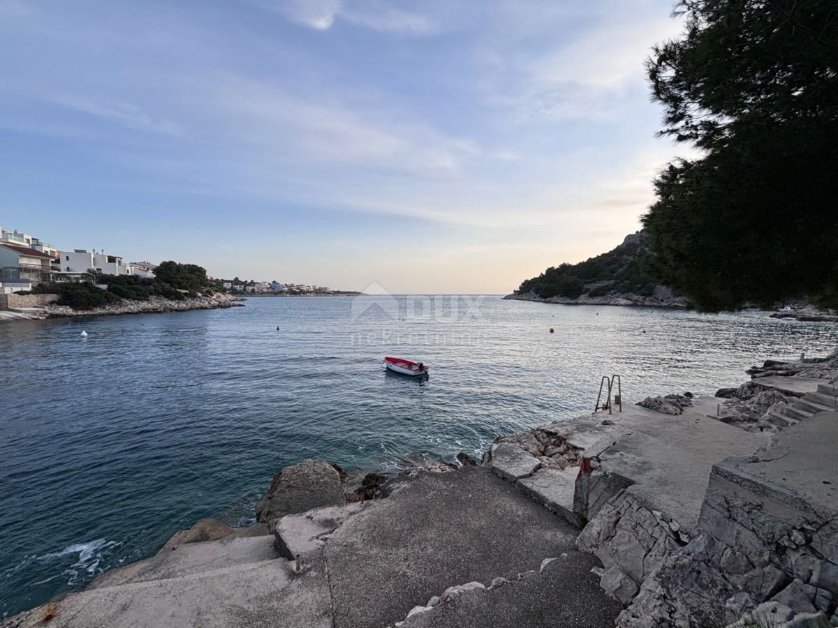 ŠIBENIK, RAŽANJ - Villa di lusso con piscina a 40 m dal mare