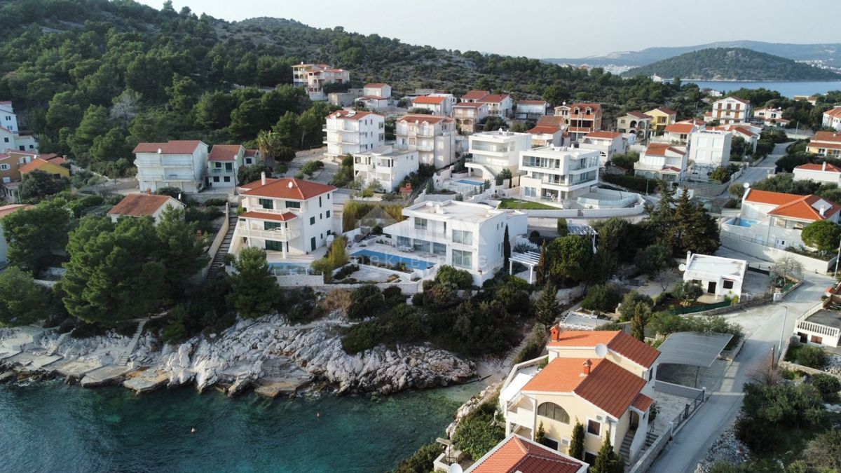 ŠIBENIK, RAŽANJ - Villa di lusso con piscina a 40 m dal mare