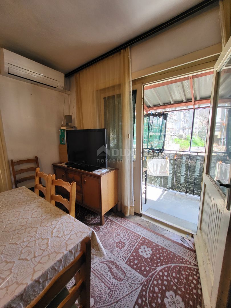 OBROVAC - La tua futura oasi sul fiume Zrmanja: spazioso appartamento a Obrovac