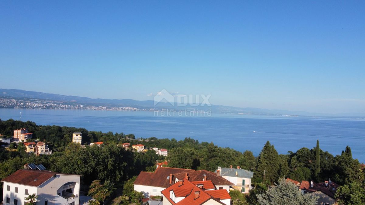 OPATIJA, OPRIĆ - terreno con vista mare e progetto per 3 appartamenti