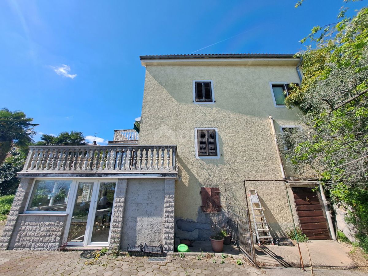 OPATIJA, OPRIĆ - 3 appartamenti su un terreno di 1900 m2 