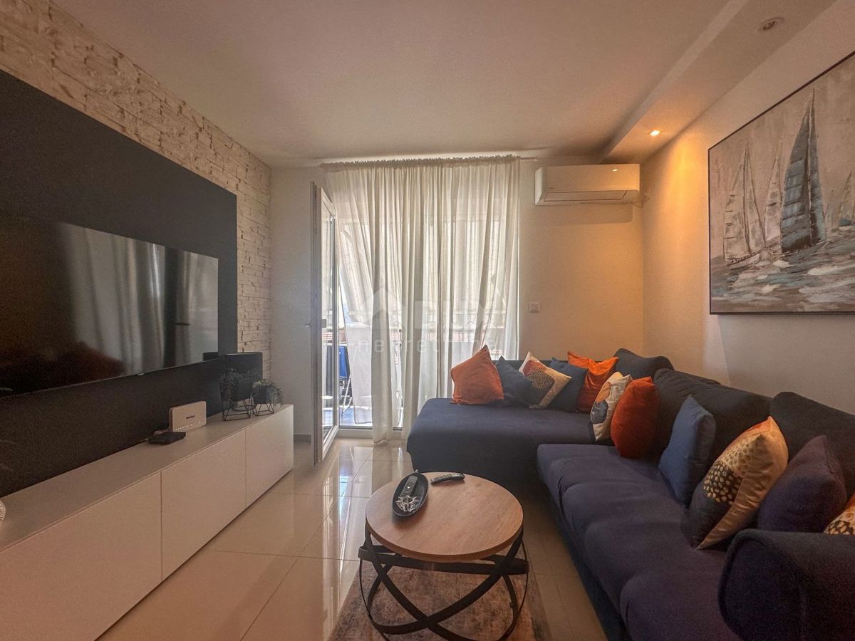 RIJEKA, ŠKURINJE - appartamento recentemente ristrutturato 3 camere da letto, 72 m2, vista mare