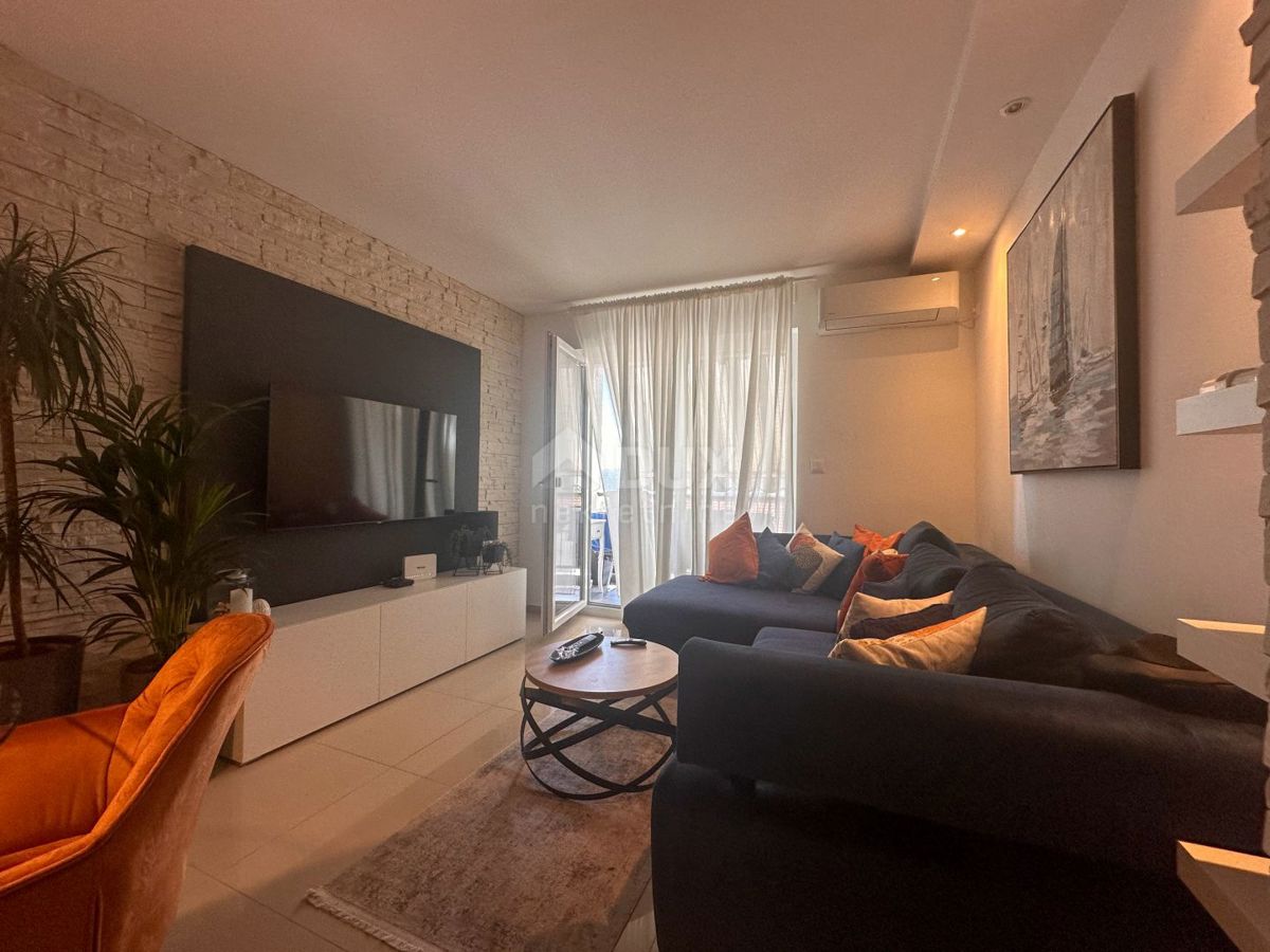 RIJEKA, ŠKURINJE - appartamento recentemente ristrutturato 3 camere da letto, 72 m2, vista mare