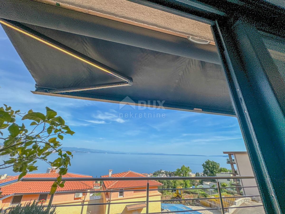 OPATIJA, CENTRO - appartamento di alta qualità in un nuovo edificio con mobili, vista panoramica, garage, ascensore, piscina