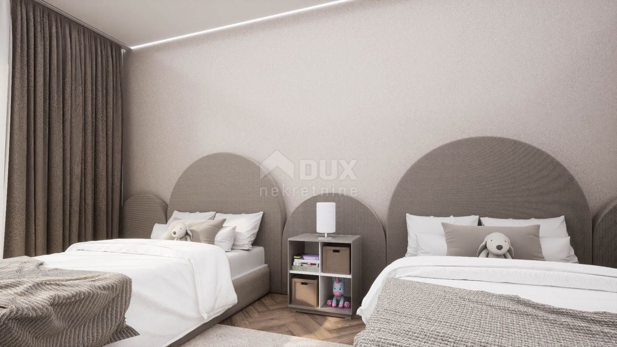 NOVALJA, PAG - NON PERDERE L'OCCASIONE! Villa di lusso con piscina in prima fila al mare