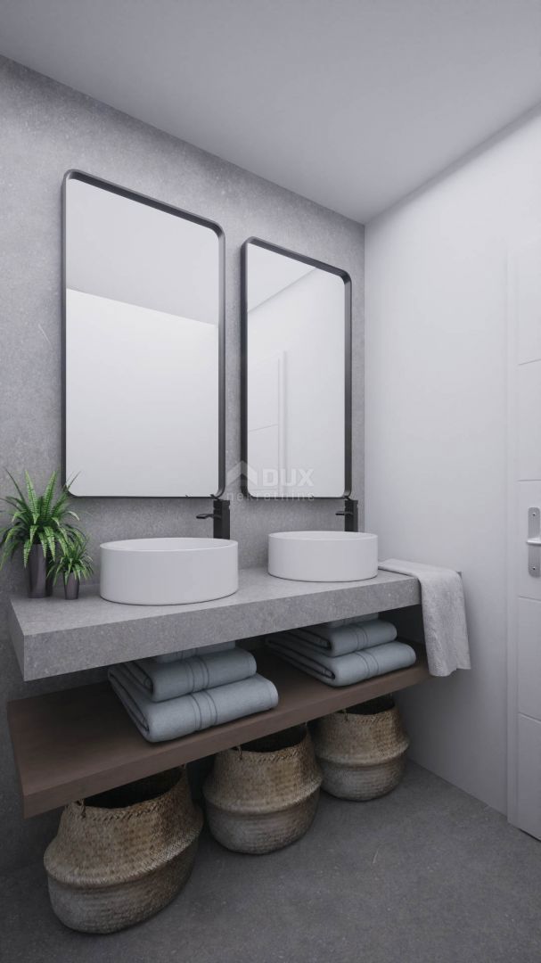 NOVALJA, PAG - NON PERDERE L'OCCASIONE! Villa di lusso con piscina in prima fila al mare