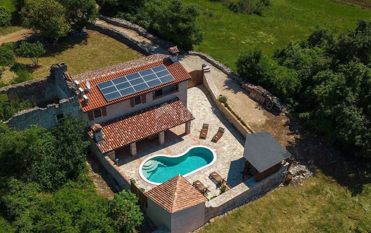 ISTRIA, BARBAN - Villa rustica in posizione tranquilla