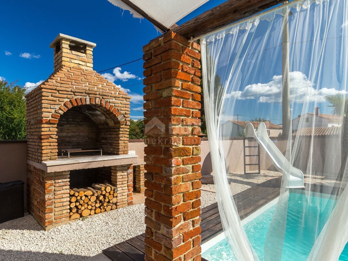 ISTRIA, BARBAN - Villa rustica con piscina in villaggio tranquillo