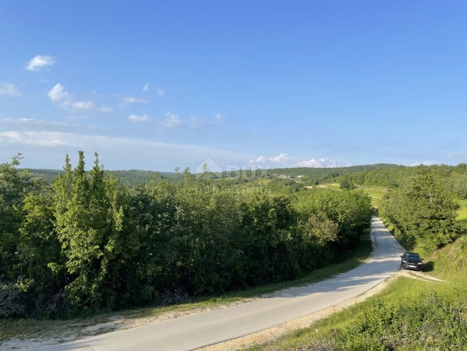 ISTRIA, BUJE - Terreno edificabile in posizione incantevole con vista panoramica