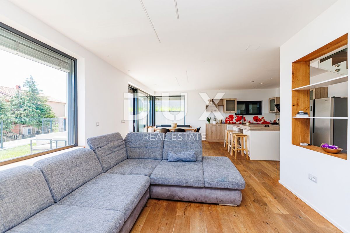 OPATIJA, BREGI - casa indipendente 180m2 con vista panoramica sul mare + giardino 600m2