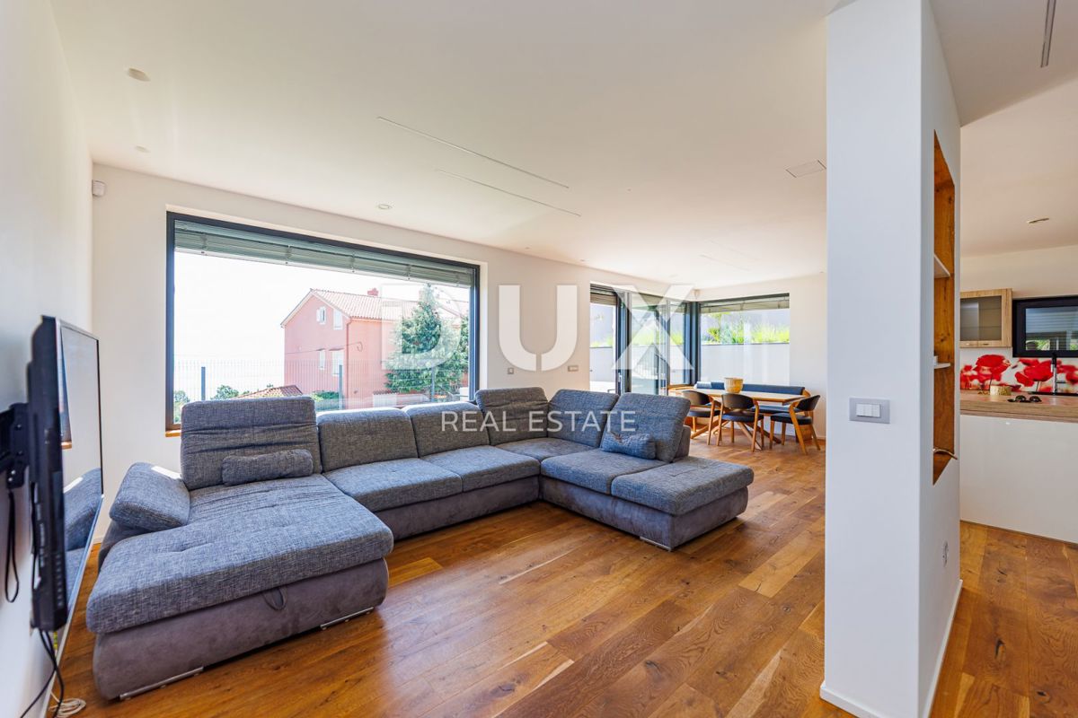 OPATIJA, BREGI - casa indipendente 180m2 con vista panoramica sul mare + giardino 600m2
