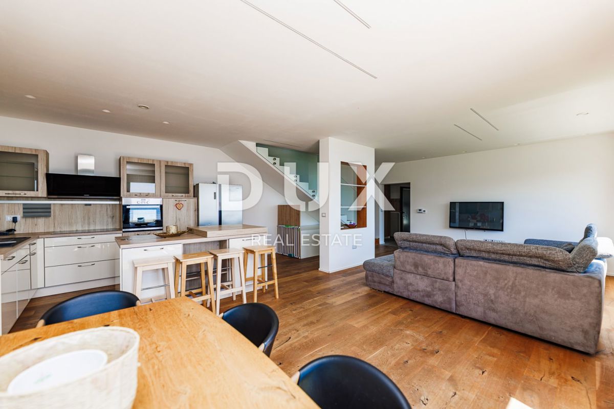 OPATIJA, BREGI - casa indipendente 180m2 con vista panoramica sul mare + giardino 600m2