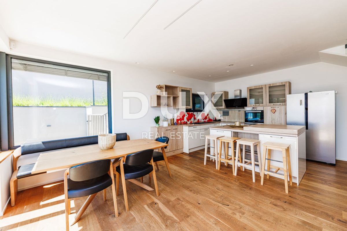 OPATIJA, BREGI - casa indipendente 180m2 con vista panoramica sul mare + giardino 600m2