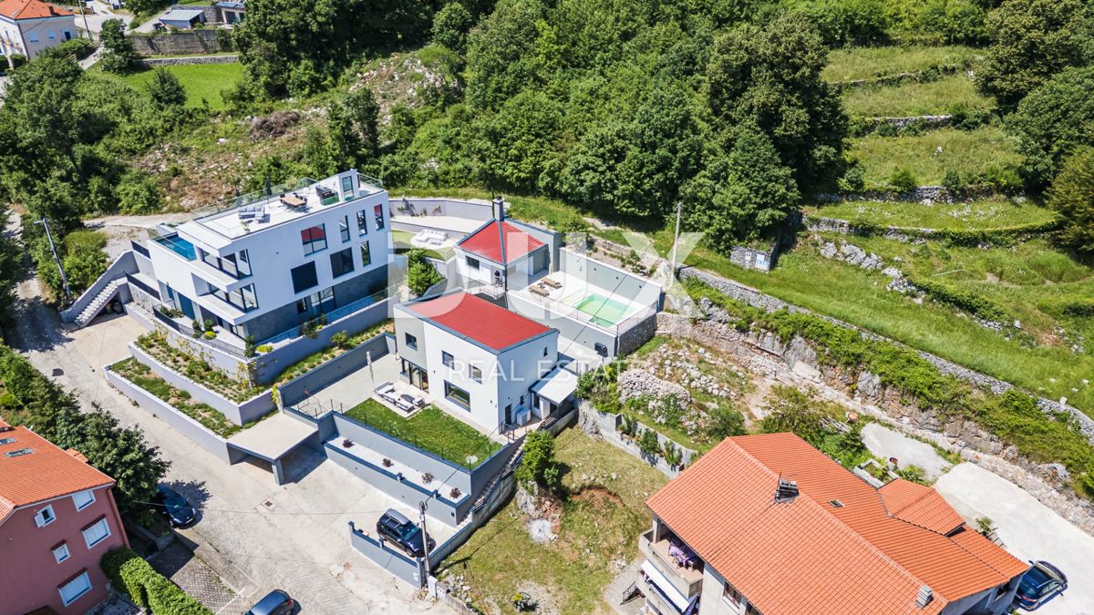 OPATIJA, BREGI - casa indipendente 180m2 con vista panoramica sul mare + giardino 600m2