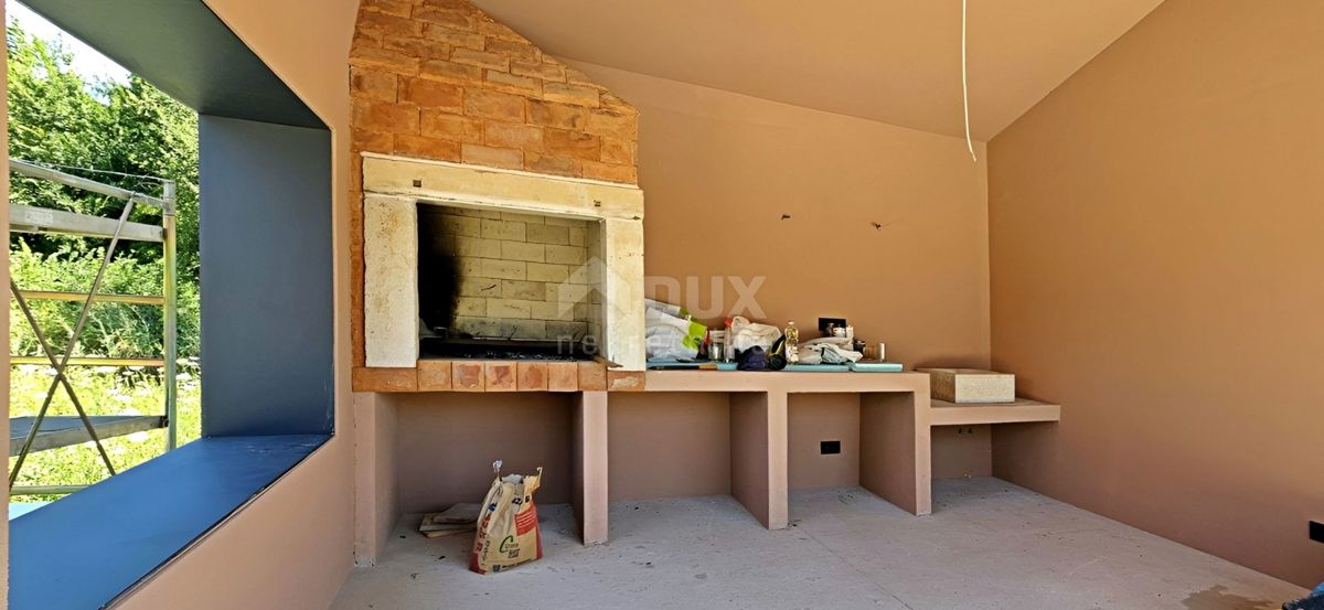 ISTRIA, LABIN - Casa in pietra immacolata con piscina