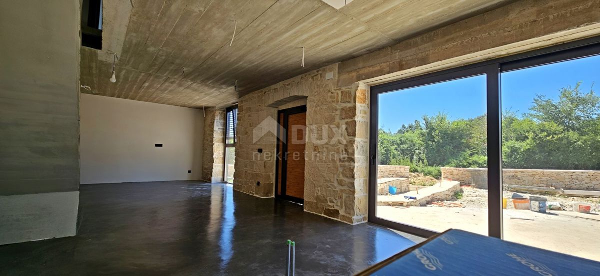 ISTRIA, LABIN - Casa in pietra immacolata con piscina