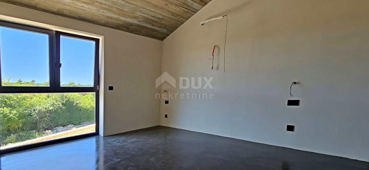 ISTRIA, LABIN - Casa in pietra immacolata con piscina