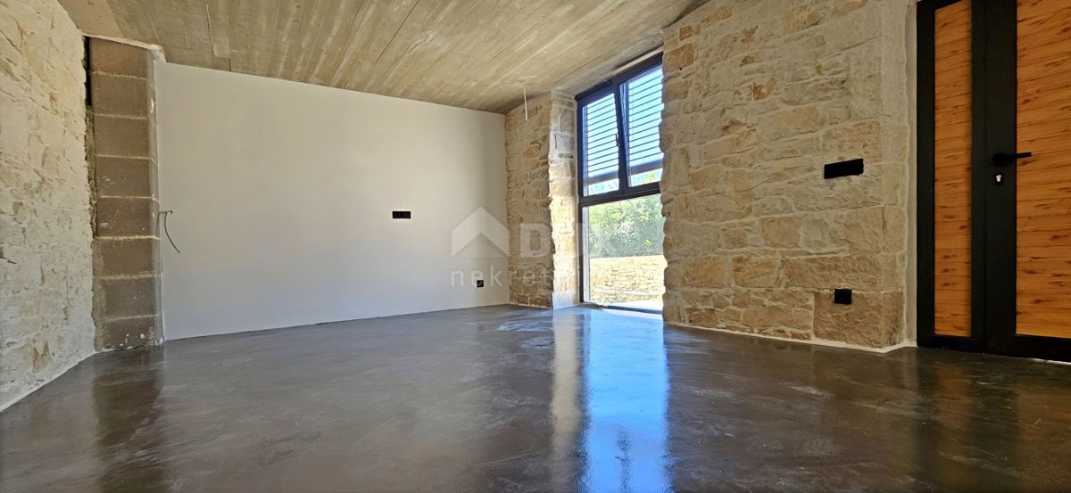 ISTRIA, LABIN - Casa in pietra immacolata con piscina