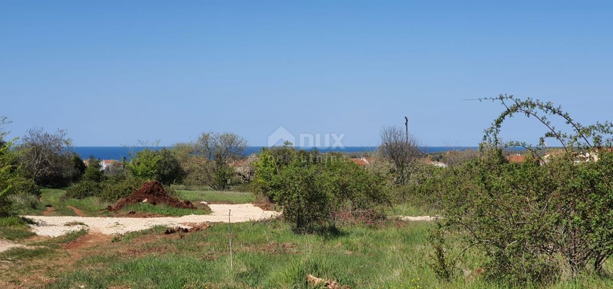 ISTRIA, POREČ - Terreno edificabile con progetto, vista mare