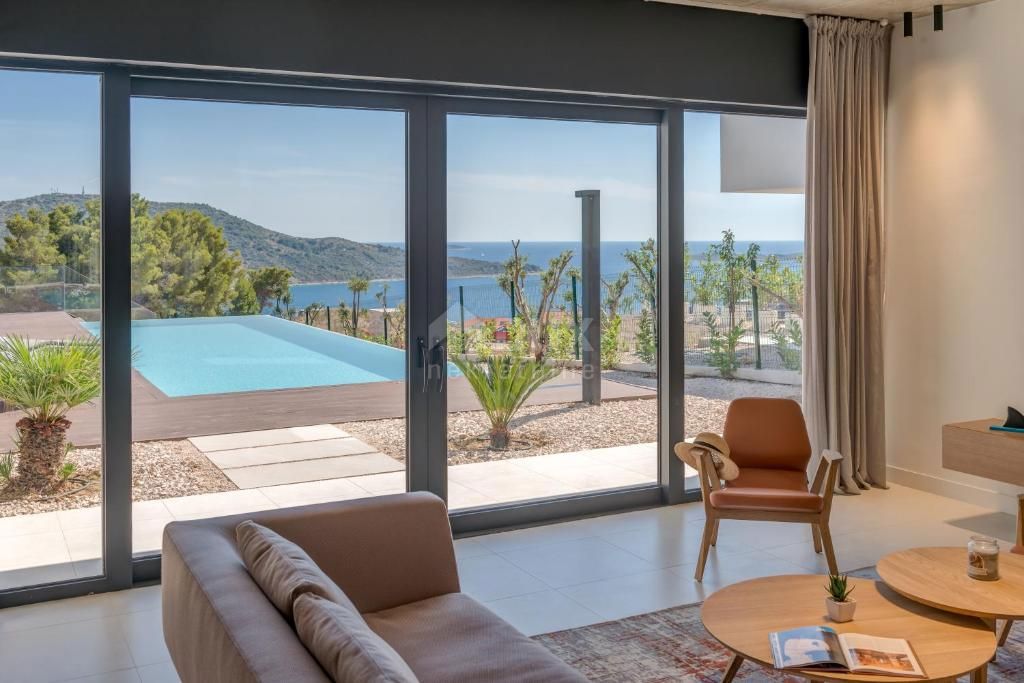 DALMAZIA PRIMOŠTEN Villa con piscina e vista mare