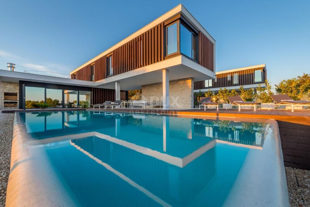 DALMAZIA PRIMOŠTEN Villa con piscina e vista mare