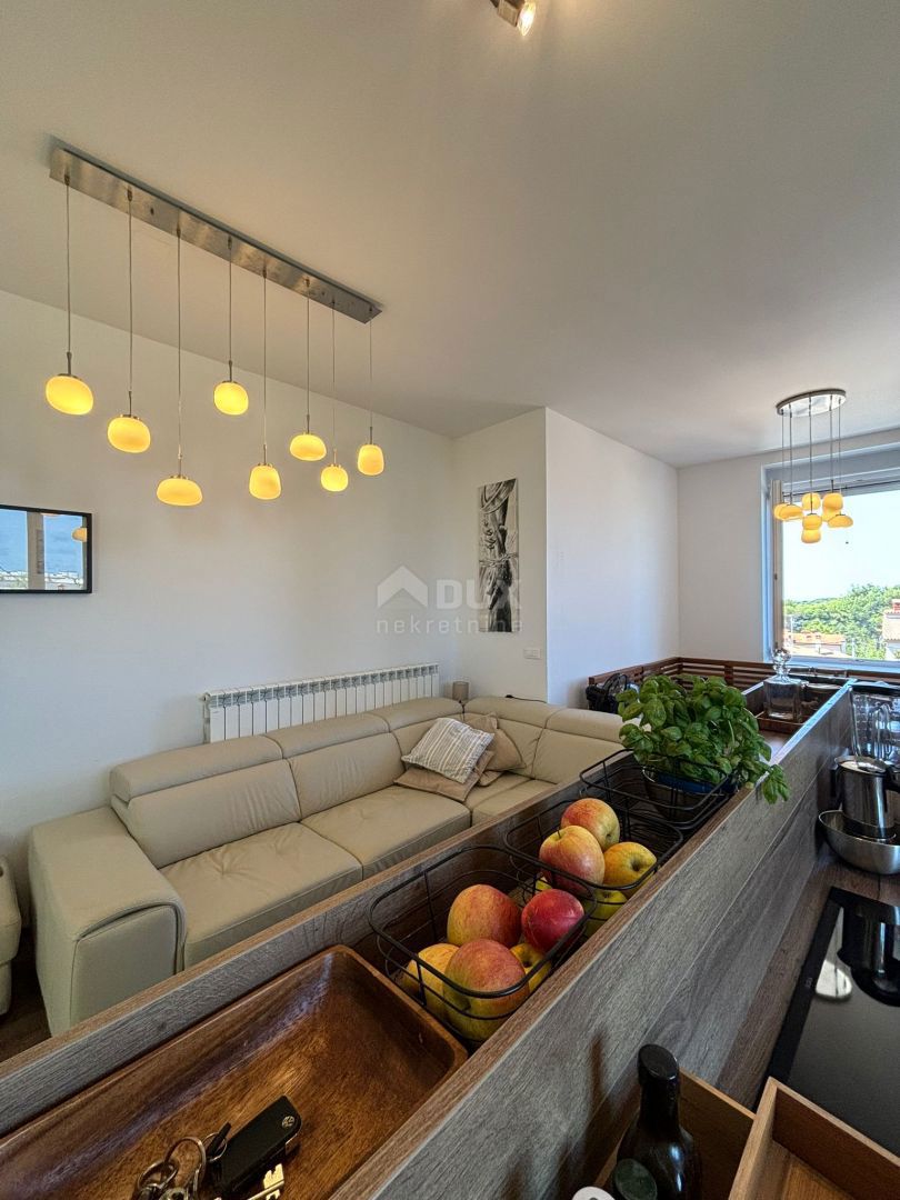 ISTRIA, PULA - Un gioiello unico a 200 metri dal mare in villa austro-ungarica con giardino!