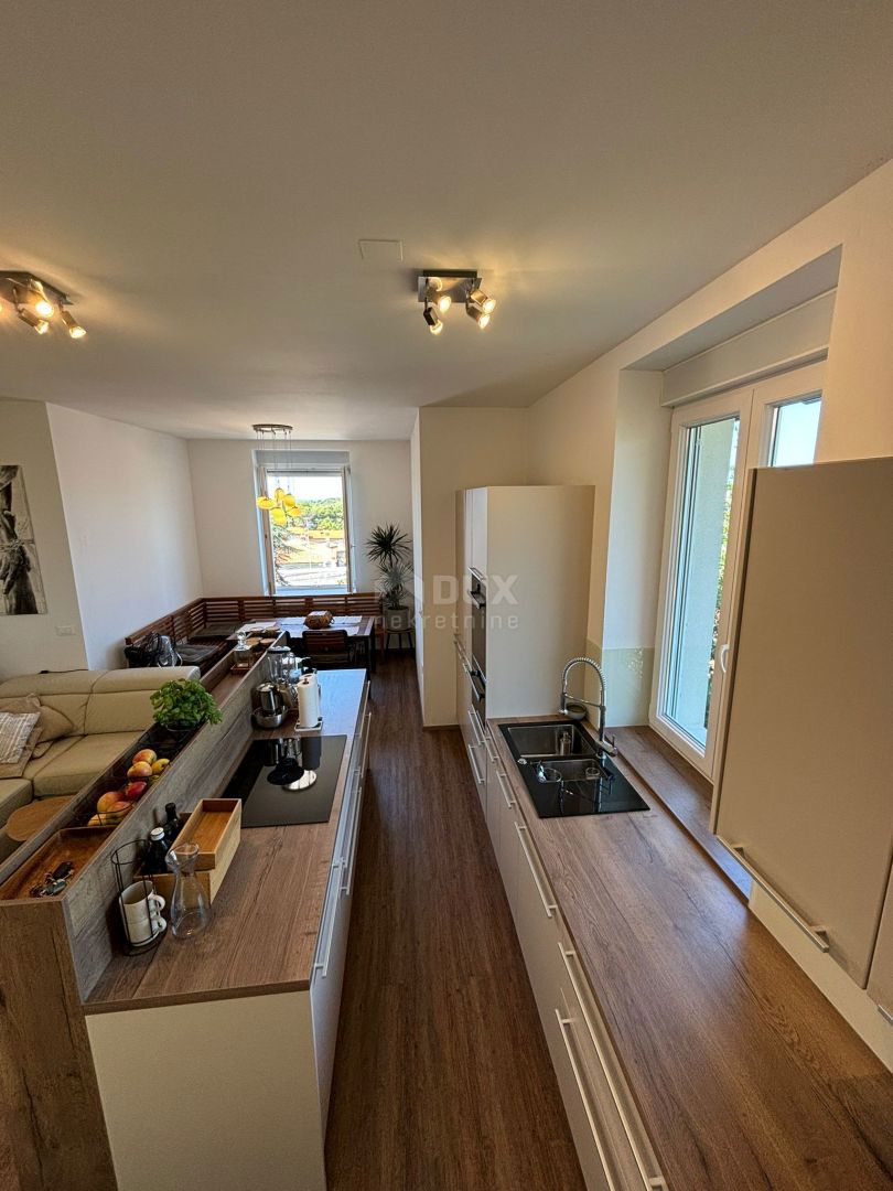 ISTRIA, PULA - Un gioiello unico a 200 metri dal mare in villa austro-ungarica con giardino!