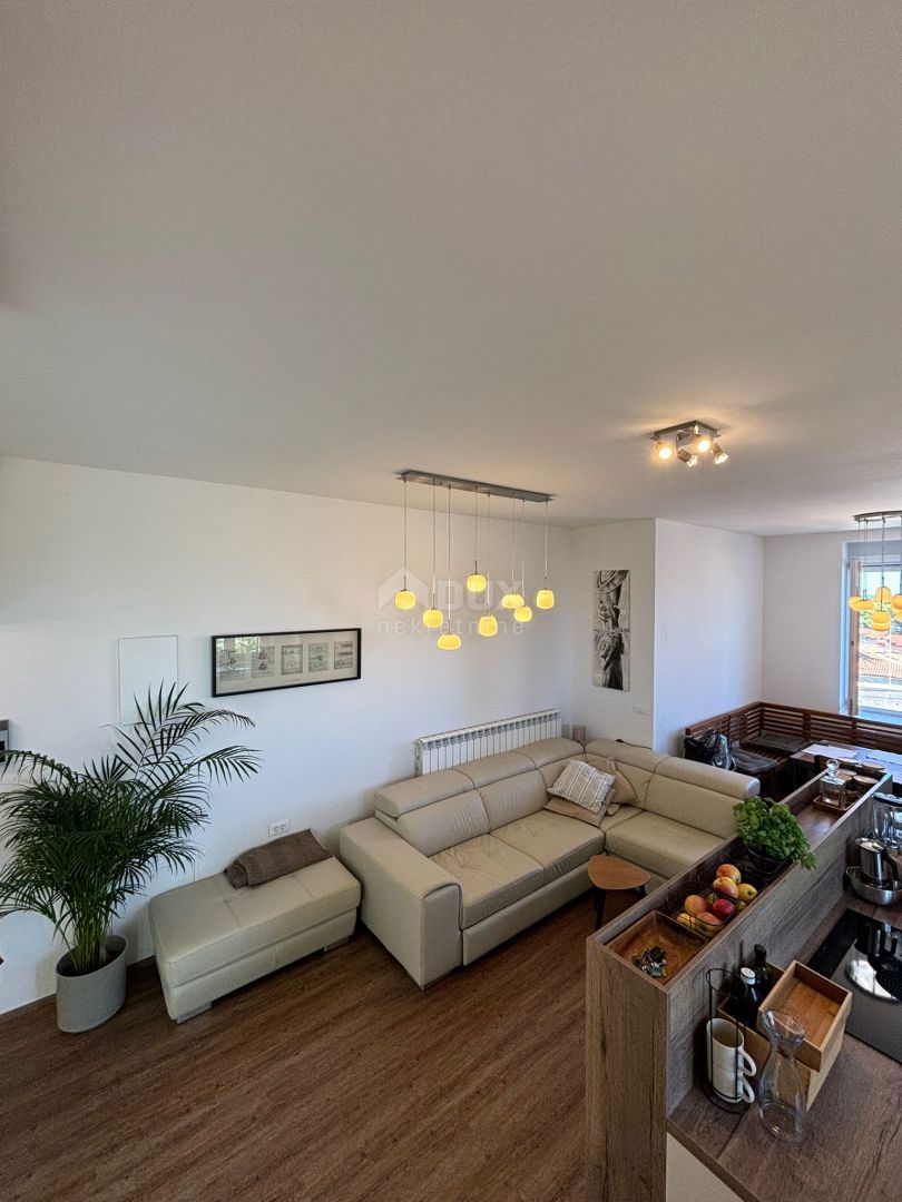 ISTRIA, PULA - Un gioiello unico a 200 metri dal mare in villa austro-ungarica con giardino!