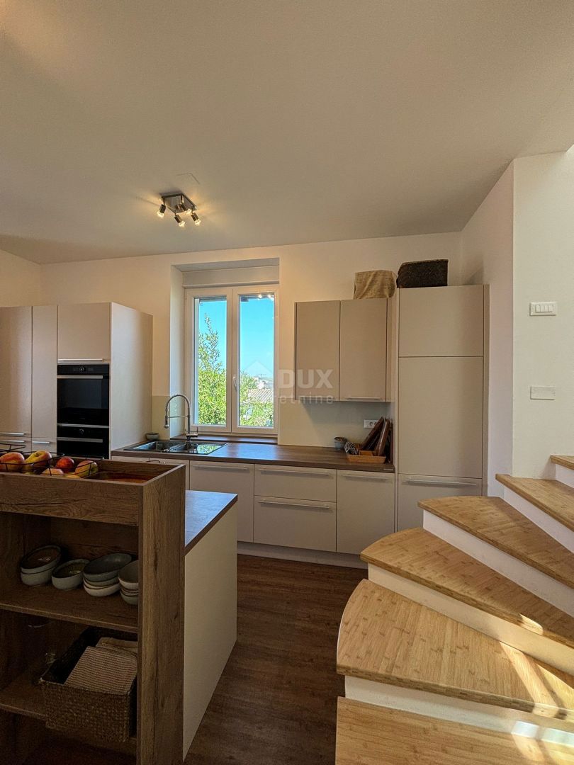 ISTRIA, PULA - Un gioiello unico a 200 metri dal mare in villa austro-ungarica con giardino!