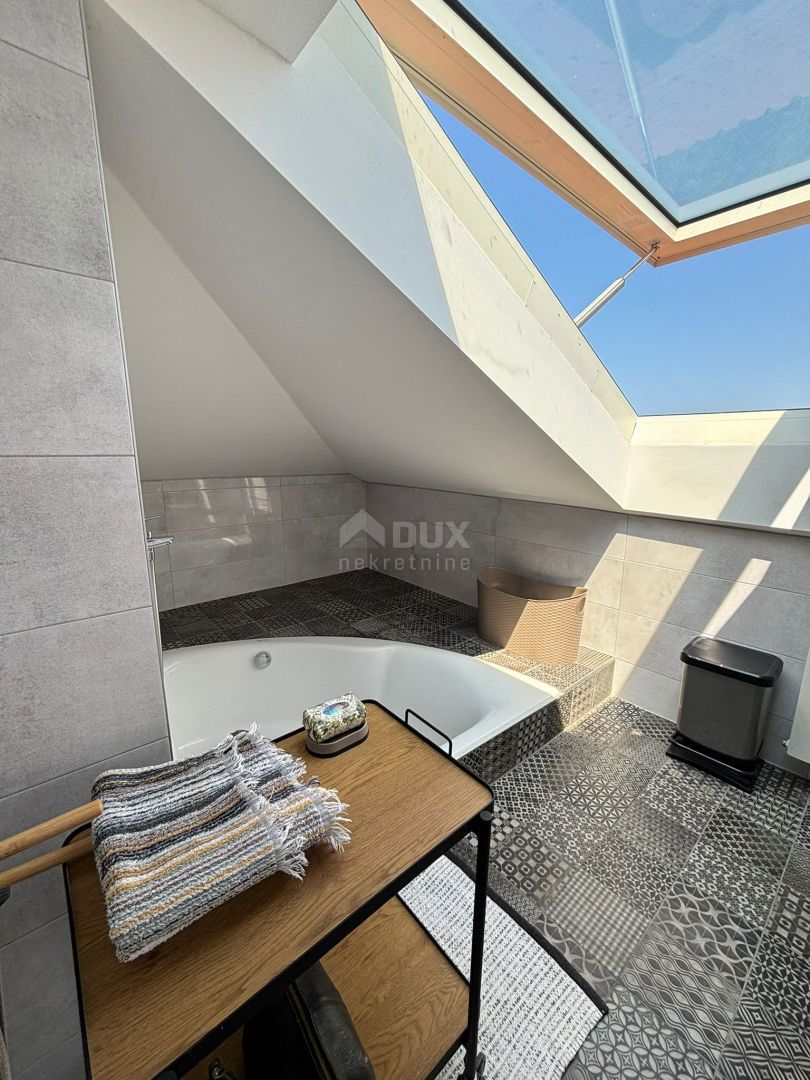 ISTRIA, PULA - Un gioiello unico a 200 metri dal mare in villa austro-ungarica con giardino!