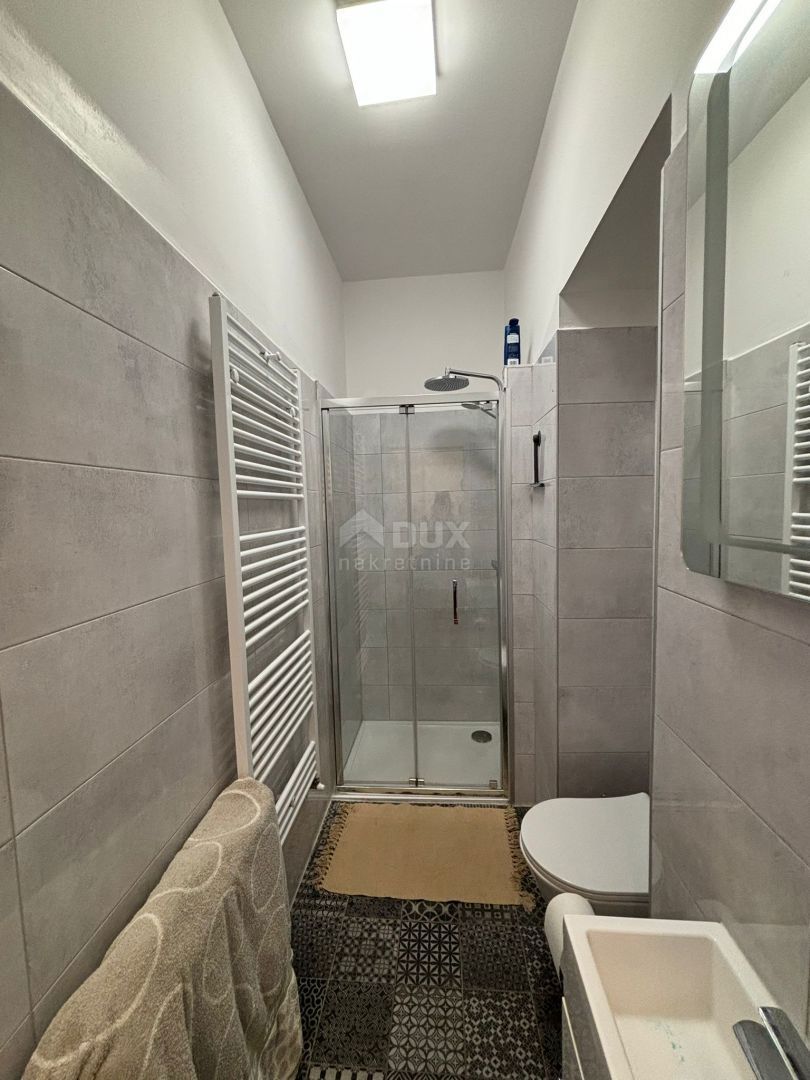 ISTRIA, PULA - Un gioiello unico a 200 metri dal mare in villa austro-ungarica con giardino!