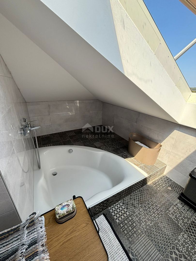 ISTRIA, PULA - Un gioiello unico a 200 metri dal mare in villa austro-ungarica con giardino!