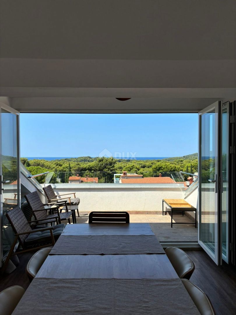 ISTRIA, PULA - Un gioiello unico a 200 metri dal mare in villa austro-ungarica con giardino!