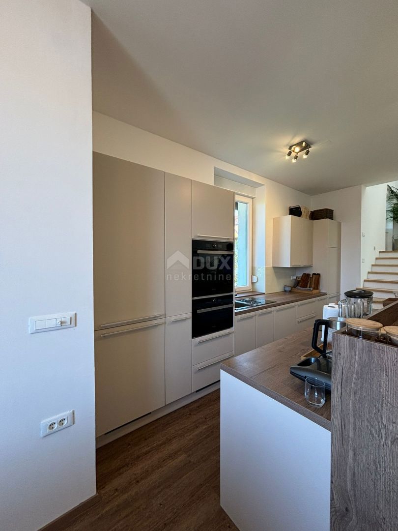 ISTRIA, PULA - Un gioiello unico a 200 metri dal mare in villa austro-ungarica con giardino!