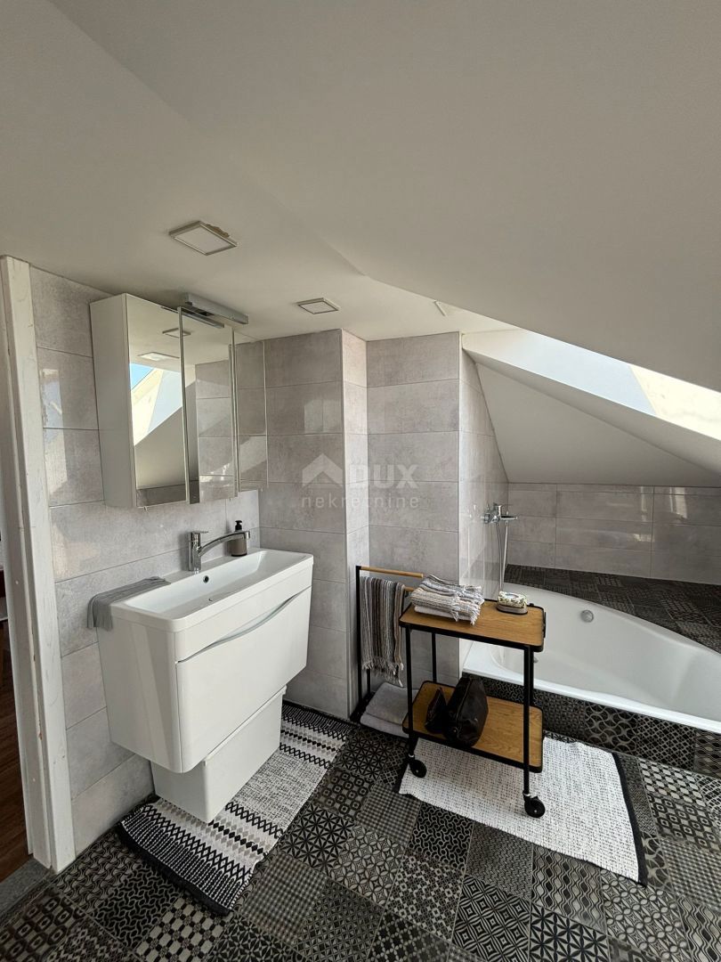 ISTRIA, PULA - Un gioiello unico a 200 metri dal mare in villa austro-ungarica con giardino!