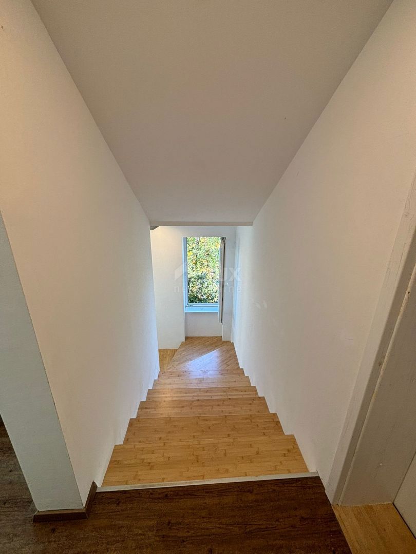 ISTRIA, PULA - Un gioiello unico a 200 metri dal mare in villa austro-ungarica con giardino!