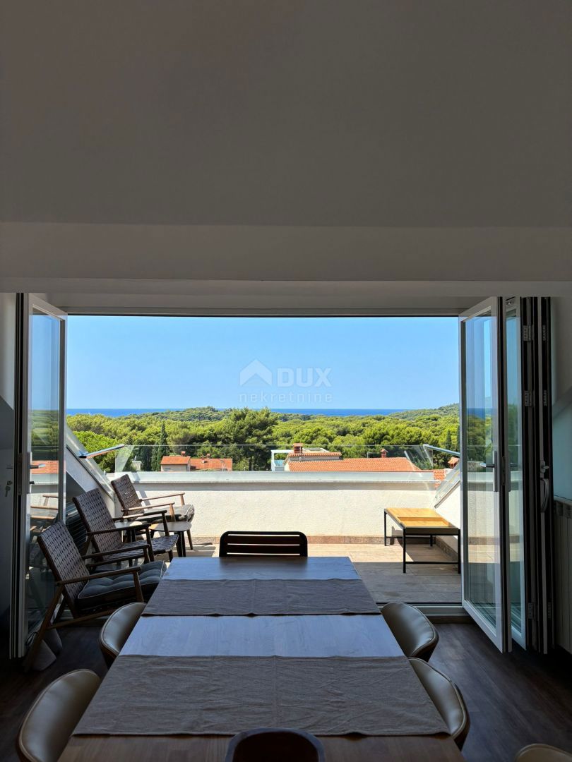 ISTRIA, PULA - Un gioiello unico a 200 metri dal mare in villa austro-ungarica con giardino!