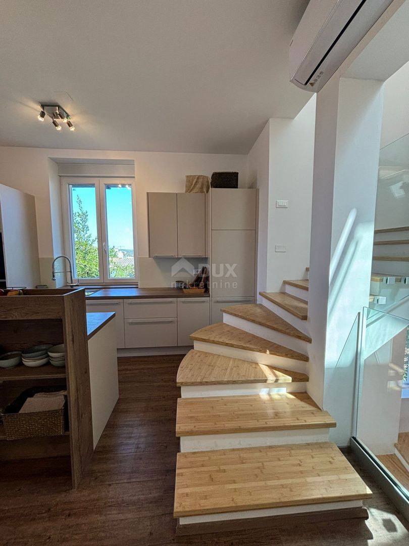 ISTRIA, PULA - Un gioiello unico a 200 metri dal mare in villa austro-ungarica con giardino!