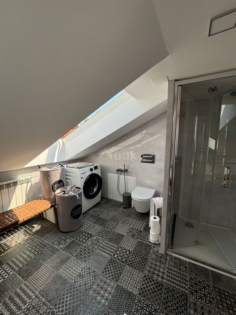 ISTRIA, PULA - Un gioiello unico a 200 metri dal mare in villa austro-ungarica con giardino!