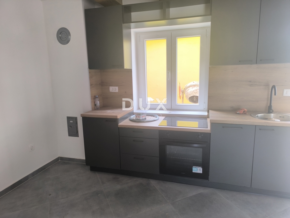 ISTRIA, JURŠIĆI - Casa a schiera in pietra con piscina + appartamento, CHIAVI IN MANO