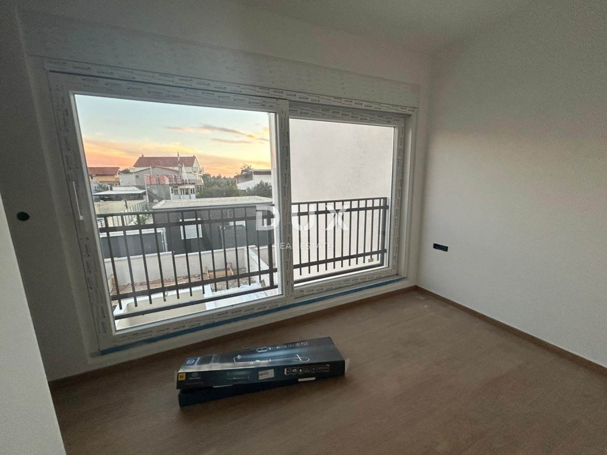 ŠIBENIK, PIROVAC - Moderno duplex con giardino in un nuovo edificio