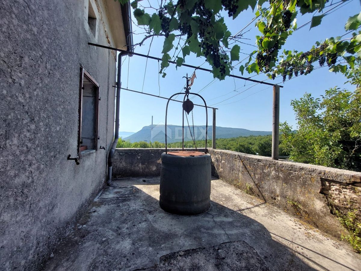 ISTRIA, LABIN - Casa in pietra in fase di ristrutturazione con vista mare