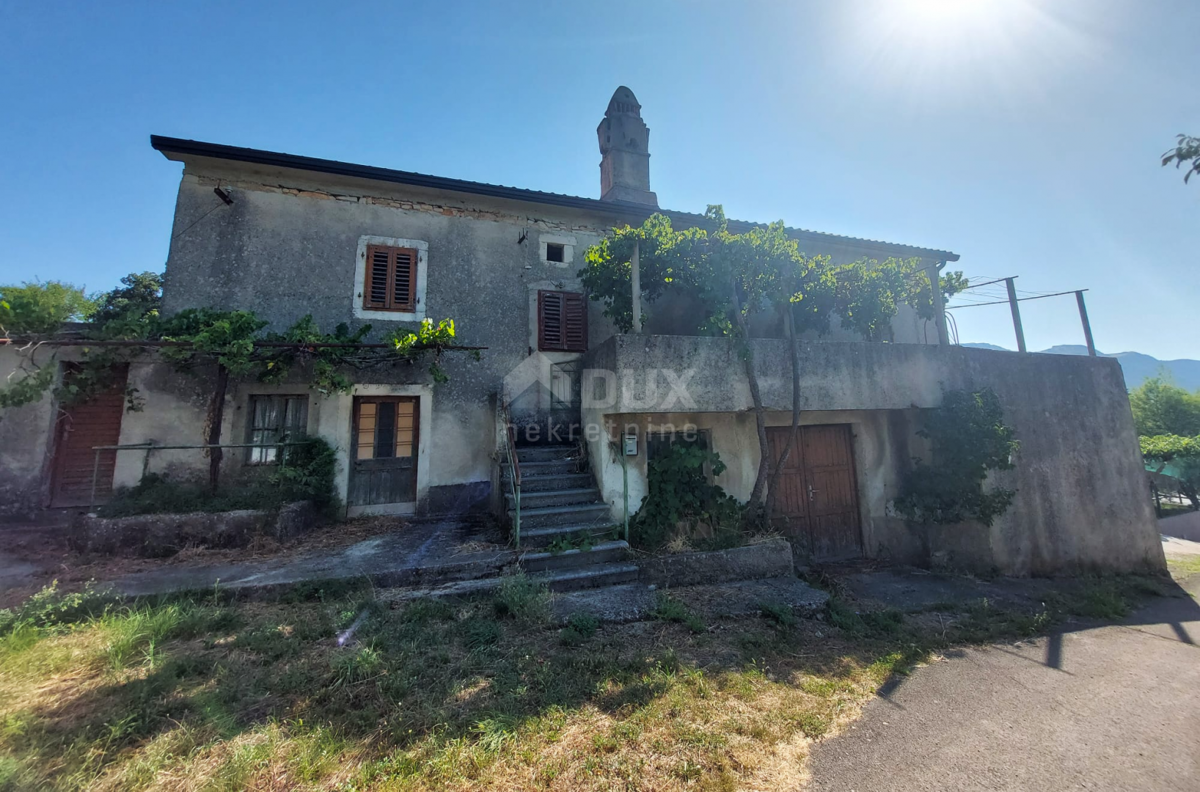 ISTRIA, LABIN - Casa in pietra in fase di ristrutturazione con vista mare