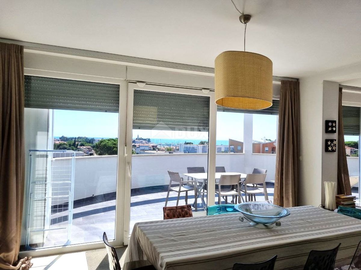 ISTRIA, NOVIGRAD - Lussuoso appartamento con 3 camere da letto + bagno con bellissima vista sul mare, 118 m2