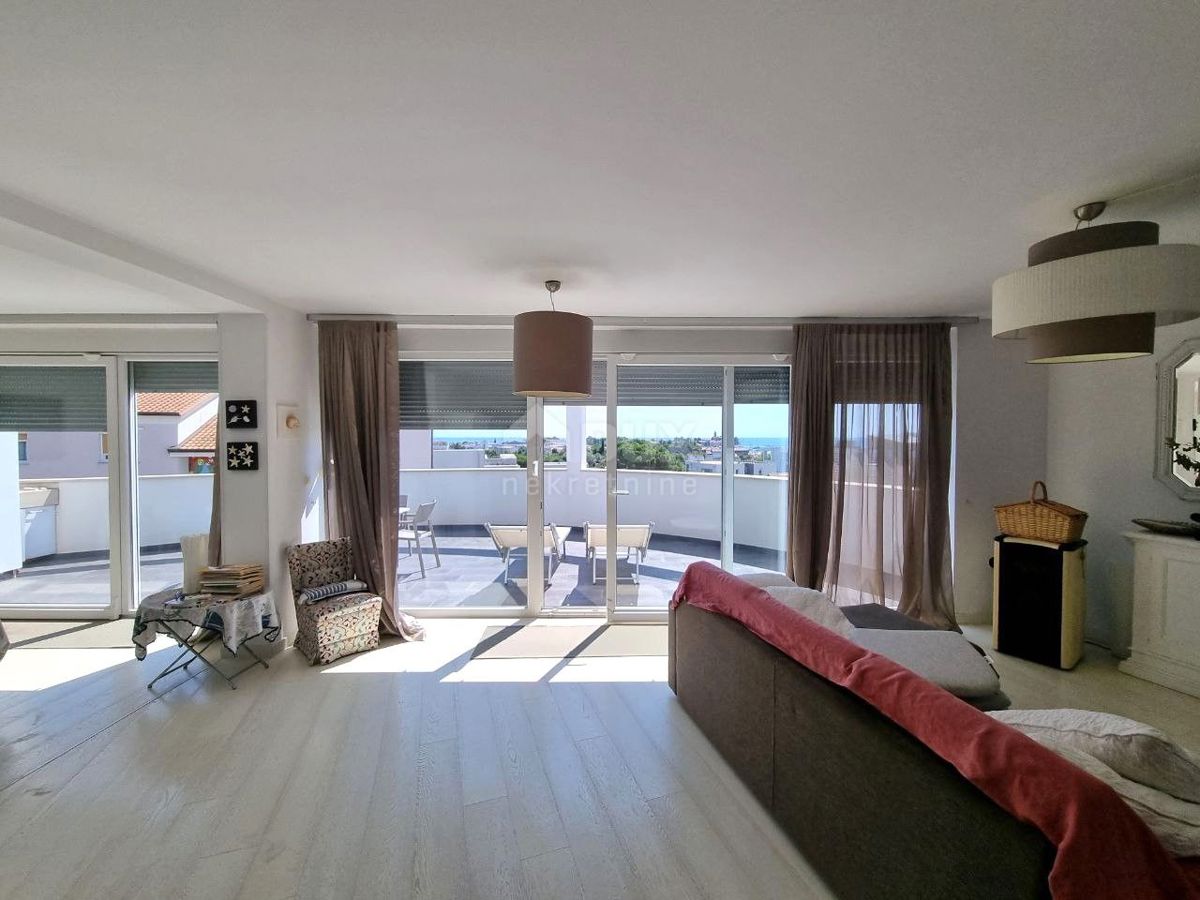 ISTRIA, NOVIGRAD - Lussuoso appartamento con 3 camere da letto + bagno con bellissima vista sul mare, 118 m2