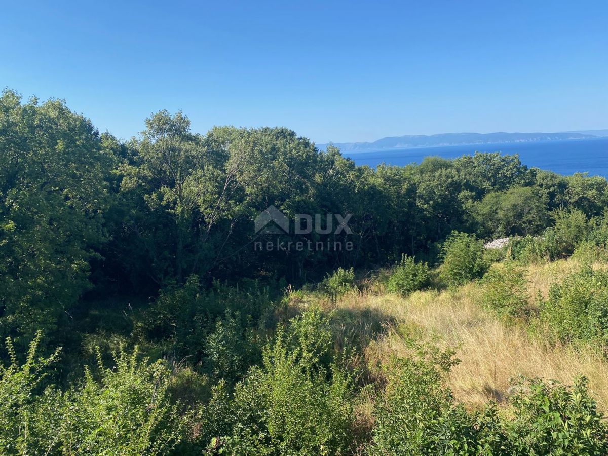 RIJEKA, KOSTRENA - terreno edificabile con vista mare 1.651 m2 per un edificio residenziale - appartamenti / appartamenti / casa familiare / villa! OPPORTUNITÀ!!!