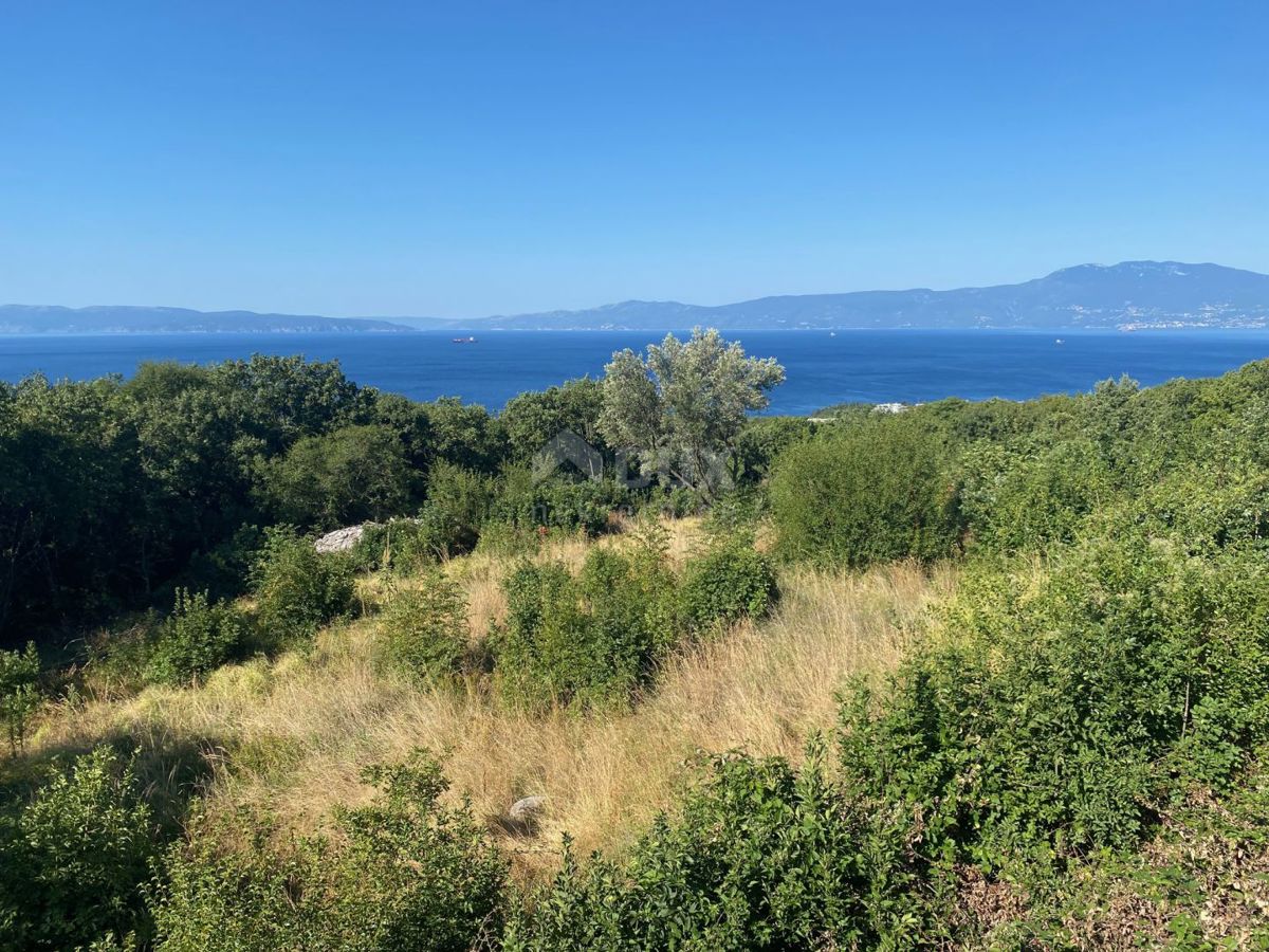 RIJEKA, KOSTRENA - terreno edificabile con vista mare 1.651 m2 per un edificio residenziale - appartamenti / appartamenti / casa familiare / villa! OPPORTUNITÀ!!!